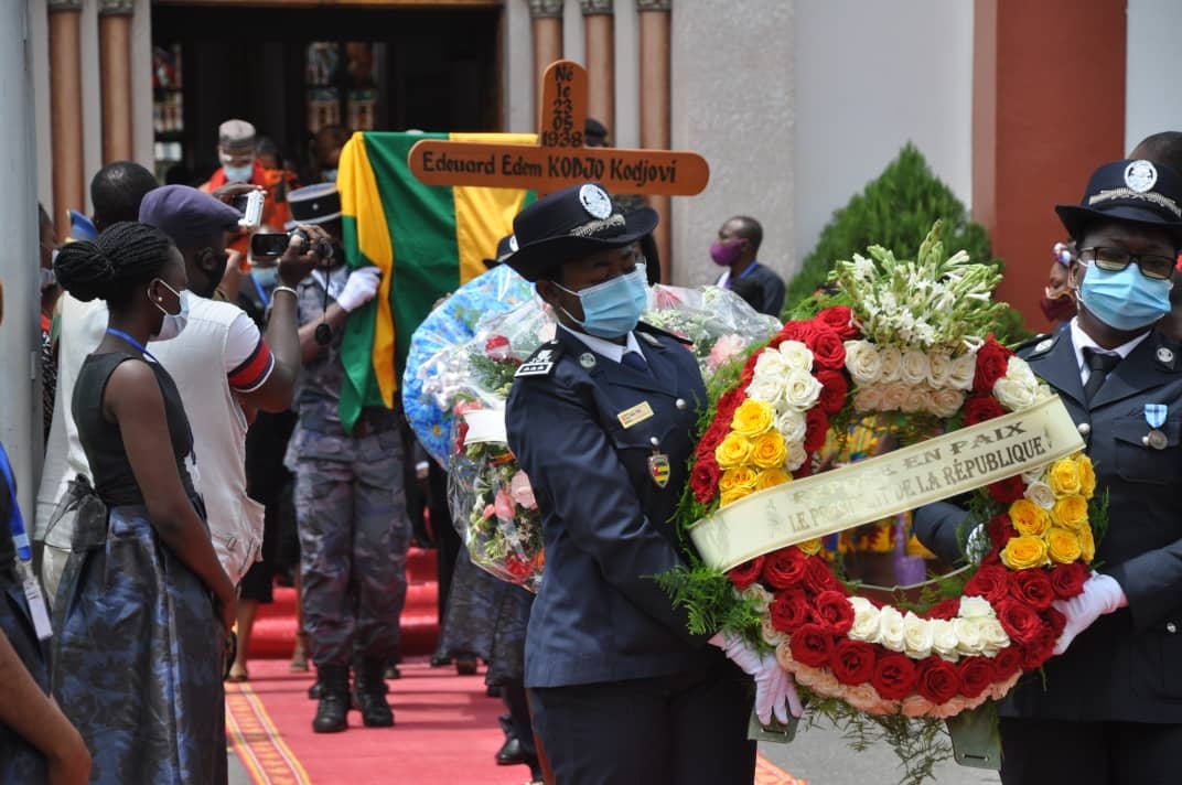 Lire la suite à propos de l’article Les derniers hommages de la nation à Edem Kodjo