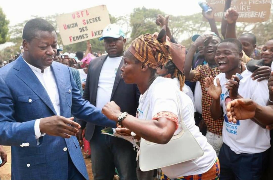Lire la suite à propos de l’article Le Togo : 1er pays au monde où « les femmes sont aux manettes » (Statista)