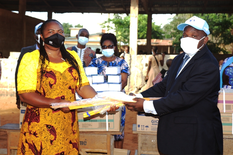 Lire la suite à propos de l’article Rentrée scolaire 2021 : le parti Unir fait parler son cœur dans la commune d’Agoè-Nyivé 3