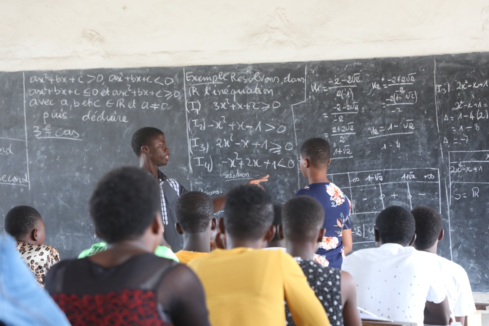 Lire la suite à propos de l’article Focus sur MJU-Lacs et MJU Agoè-Nyivé 5 : cours de vacances pour une meilleure remise à niveau des élèves en classes d’examen