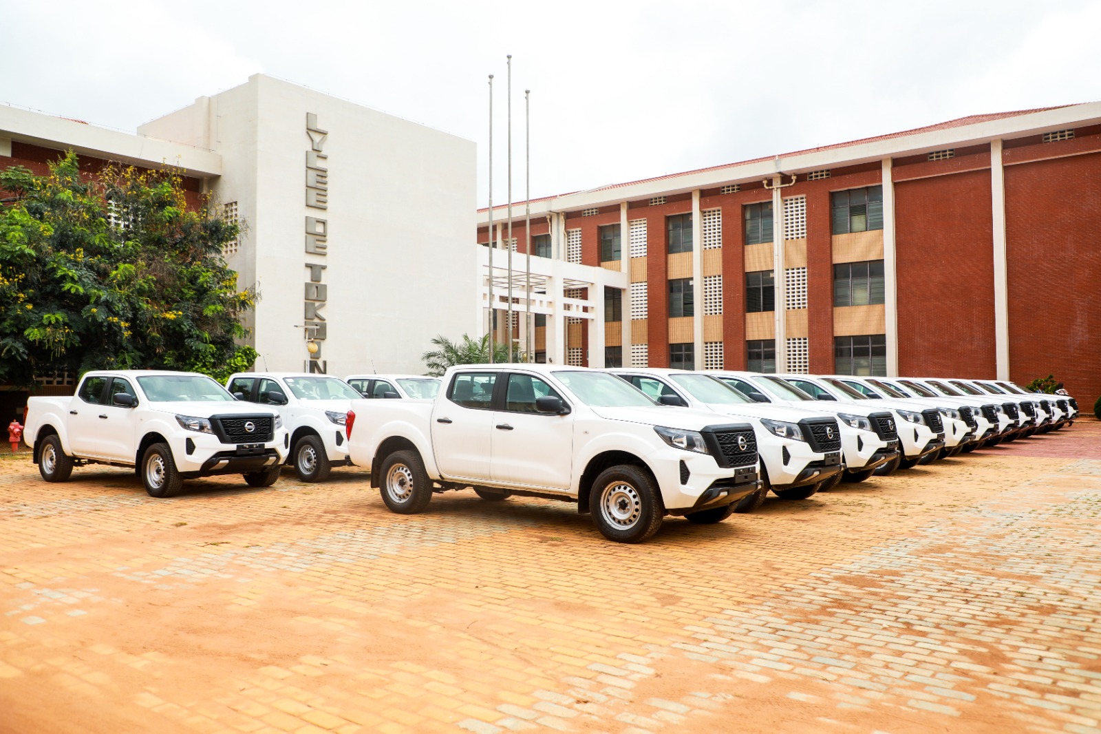 Lire la suite à propos de l’article Rentrée scolaire 2023 : le Président Faure ne lésine pas sur les moyens pour une éducation de qualité