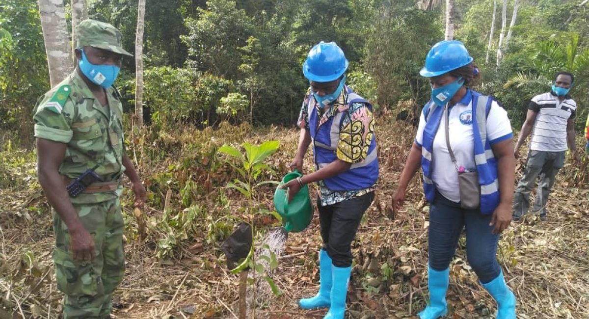 37a06e4a72d6cb27621f1ed829bbee81