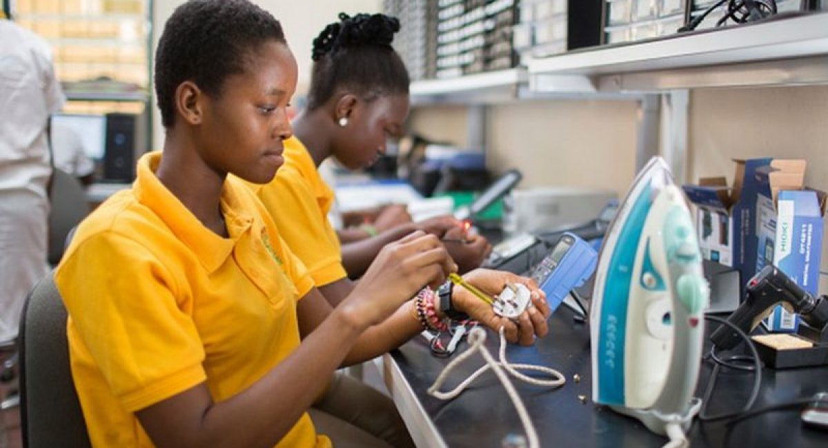 97683933_ghanaschool